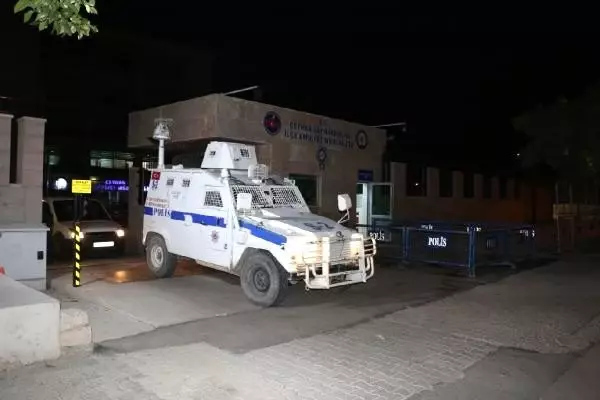 Hdp ilçe başkanı ve yardımcısına terör propagandasından gözaltı Hdp ilçe başkanı ve yardımcısına terör propagandasından gözaltı