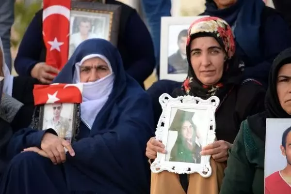 Hdp önündeki eylemde 40'ıncı gün Hdp önündeki eylemde 40'ıncı gün