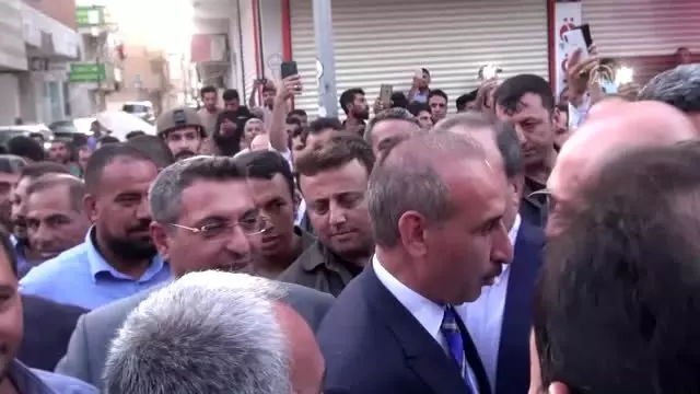 İçişleri Bakanı Soylu, Akçakale'de esnaf ziyaretlerinde bulundu (2) İçişleri Bakanı Soylu, Akçakale'de esnaf ziyaretlerinde bulundu (2)