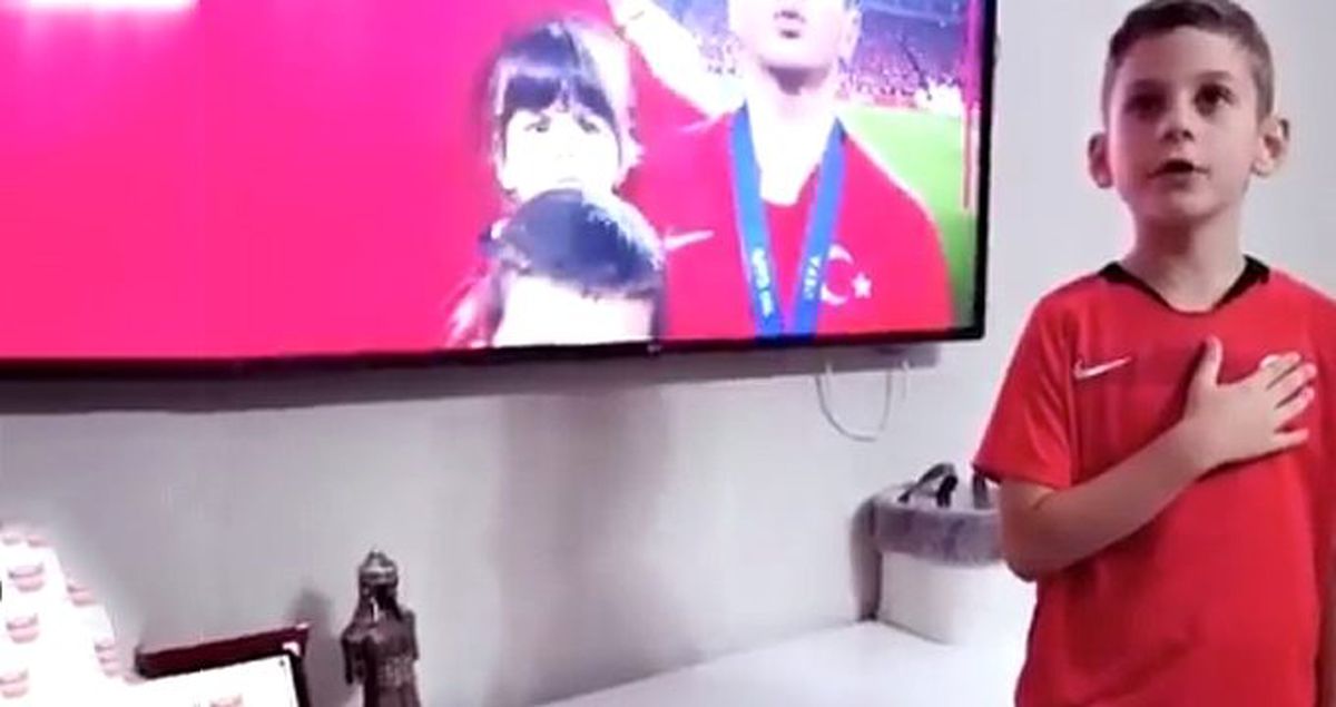 Jahovic'in oğlu Arnavutluk maçında İstiklal Marşımızı okudu