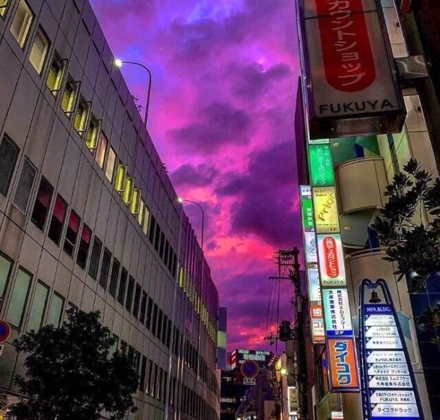 Japonya'da korkutan görüntü! Gökyüzü mosmor oldu!