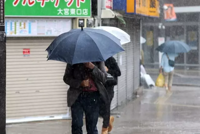Japonya'da süper tayfun alarmı! 262 bin kişiye tahliye emri verildi Japonya'da süper tayfun alarmı! 262 bin kişiye tahliye emri verildi