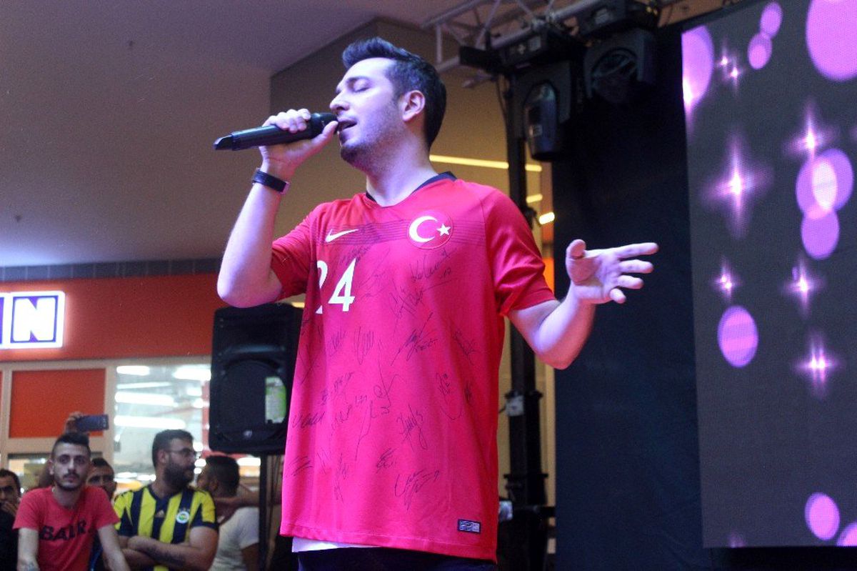 Oğuzhan Koç Mehmetçiği ve Milli Takımı unutmadı