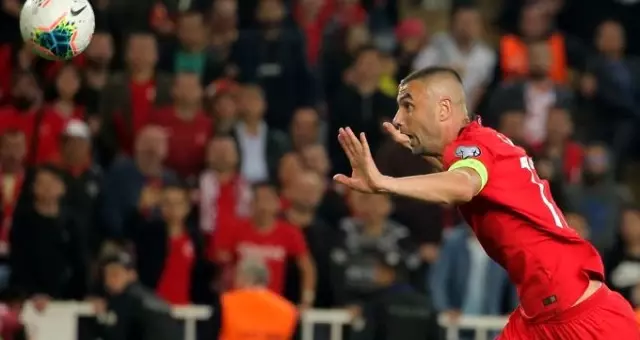 Son dakikalarda attığımız gol sırasında Burak Yılmaz'ın görüntüsü sosyal medyayı salladı Son dakikalarda attığımız gol sırasında Burak Yılmaz'ın görüntüsü sosyal medyayı salladı