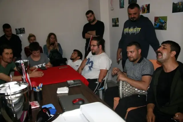 Sosyal medyada şarkısı ile fenomen olan Fatih Bulut Denizli'de Sosyal medyada şarkısı ile fenomen olan Fatih Bulut Denizli'de