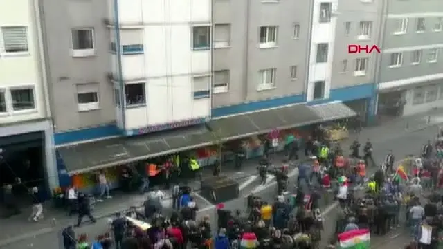 Terör örgütü pkk yanlıları, nürnberg'deki türk marketine saldırdı Terör örgütü pkk yanlıları, nürnberg'deki türk marketine saldırdı