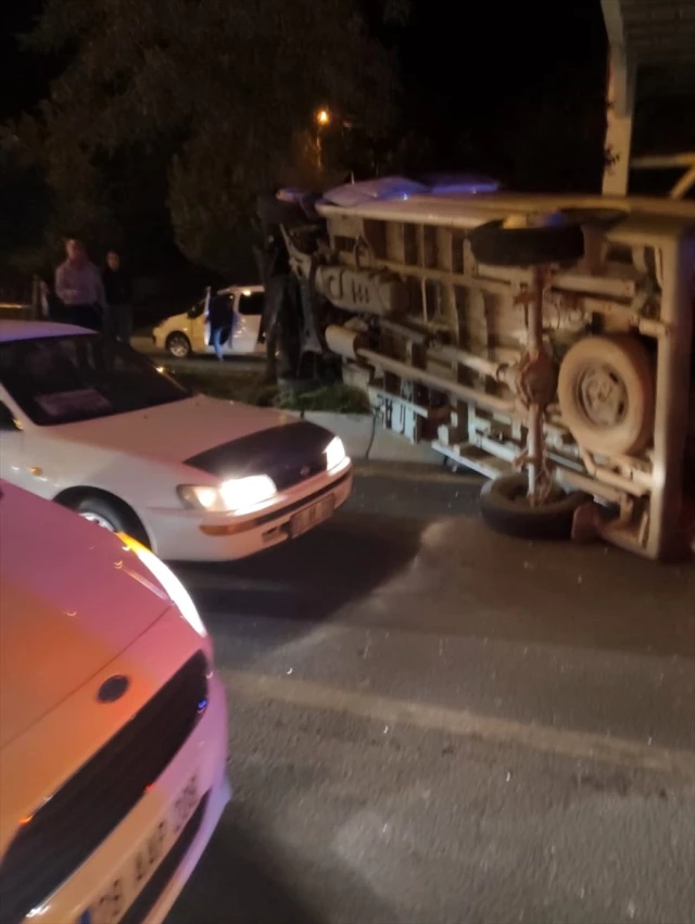 Van Erciş'te düğün konvoyunda kaza: 20 yaralı ile ilgili görsel sonucu