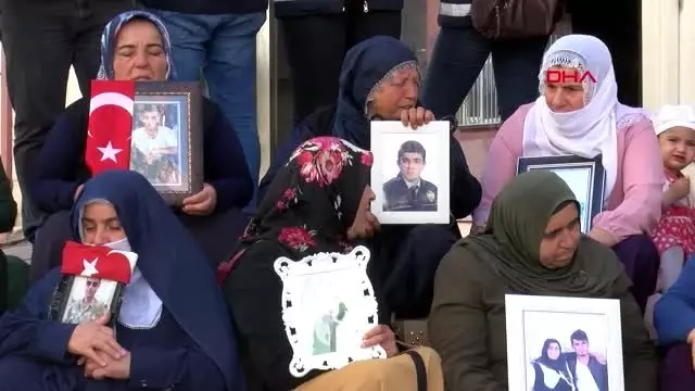 Diyarbakır hdp önündeki eylemde 41'inci gün Diyarbakır hdp önündeki eylemde 41'inci gün
