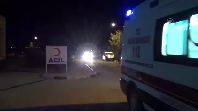 Freni boşalan tır'ın şoförü kendisini dışarı atarak kurtuldu Freni boşalan tır'ın şoförü kendisini dışarı atarak kurtuldu