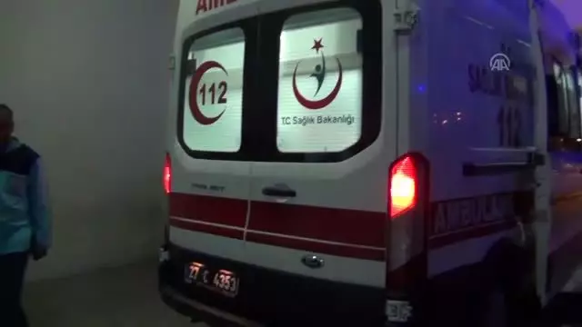 Freni boşalan tır'ın şoförü kendisini dışarı atarak kurtuldu Freni boşalan tır'ın şoförü kendisini dışarı atarak kurtuldu