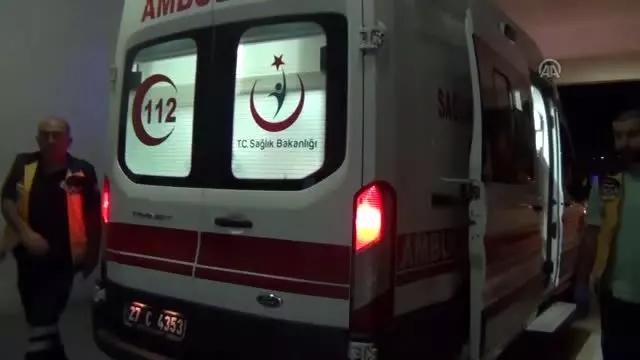 Freni boşalan tır'ın şoförü kendisini dışarı atarak kurtuldu Freni boşalan tır'ın şoförü kendisini dışarı atarak kurtuldu