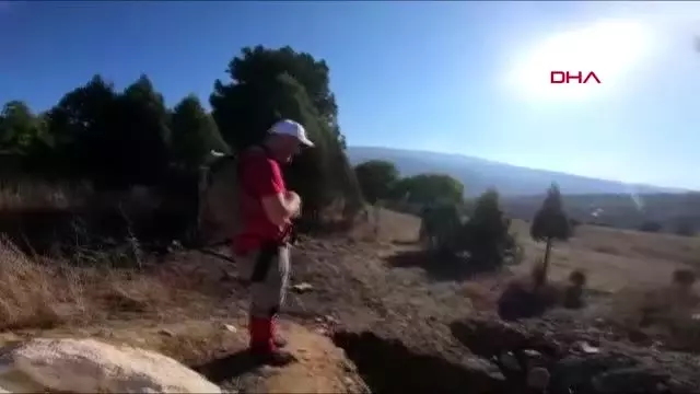 Kaymakam kazı yapan definecileri suçüstü yakaladı Kaymakam kazı yapan definecileri suçüstü yakaladı