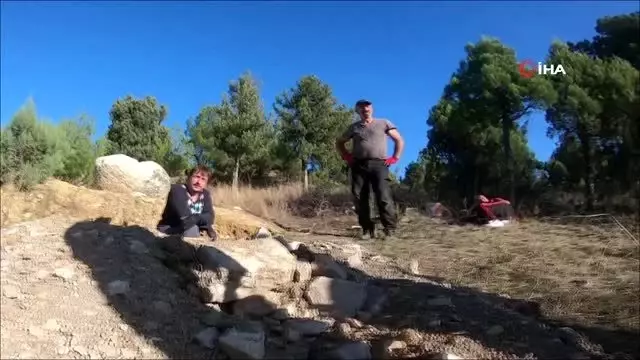 Kaymakamdan definecilere suçüstü... Neye uğradıklarını şaşırdılar Kaymakamdan definecilere suçüstü... Neye uğradıklarını şaşırdılar