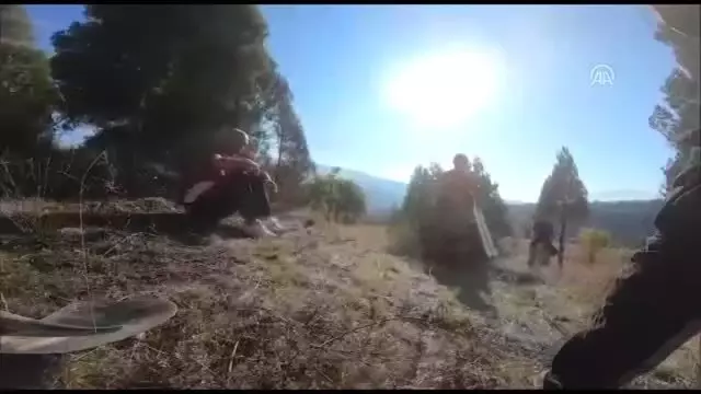 Kaymakamdan kaçak kazı yapanlara suçüstü Kaymakamdan kaçak kazı yapanlara suçüstü