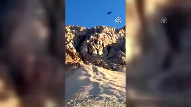 Kızlar Sivrisi Dağı'nda mahsur kalan 3 dağcı kurtarıldı Kızlar Sivrisi Dağı'nda mahsur kalan 3 dağcı kurtarıldı