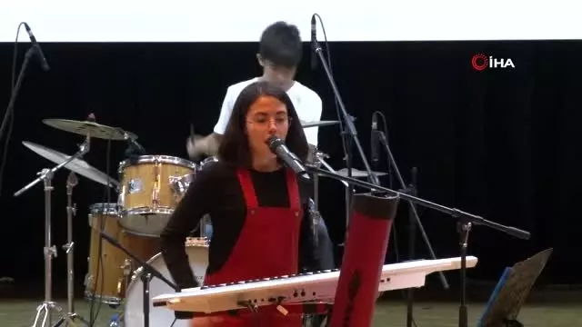 Okulumu İstiyorum Derneği'nden TGRT Haber'e ödül Okulumu İstiyorum Derneği'nden TGRT Haber'e ödül