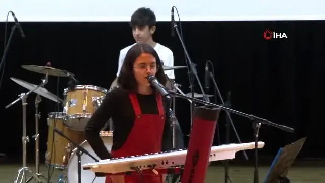 Okulumu İstiyorum Derneği'nden TGRT Haber'e ödül Okulumu İstiyorum Derneği'nden TGRT Haber'e ödül