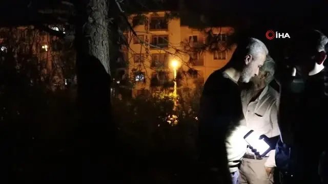 Polis intihar etmek isteyen vatandaşı ipten aldı Polis intihar etmek isteyen vatandaşı ipten aldı