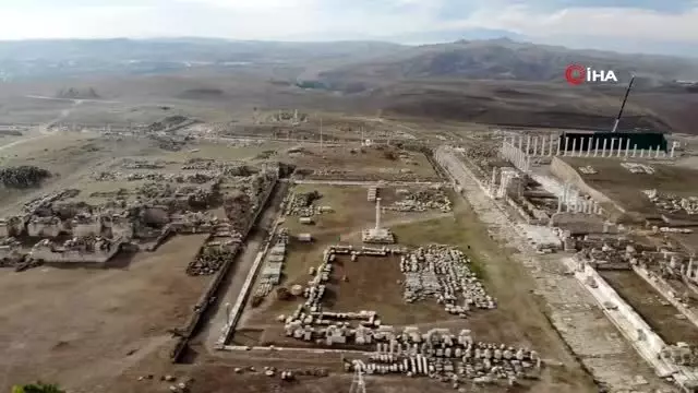 Tarihteki ilk kentlerden birisi olan Laodikya istenilen ilgiyi bir türlü göremedi Tarihteki ilk kentlerden birisi olan Laodikya istenilen ilgiyi bir türlü göremedi