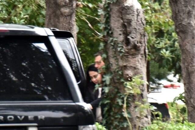 Tarkan'ın eşi Pınar Tevetoğlu, gazetecileri görünce kaçacak yer aradı