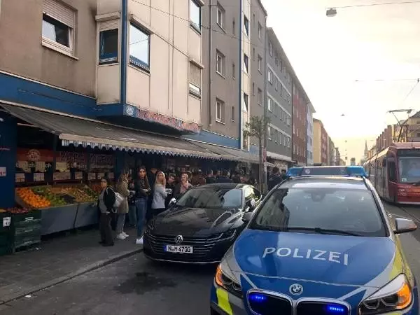 Terör örgütü pkk yanlıları, nürnberg'deki türk marketine saldırdı Terör örgütü pkk yanlıları, nürnberg'deki türk marketine saldırdı