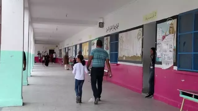 Tunuslular cumhurbaşkanlığı seçimi için sandık başında - Nahda Hareketi Lideri Gannuşi Tunuslular cumhurbaşkanlığı seçimi için sandık başında - Nahda Hareketi Lideri Gannuşi