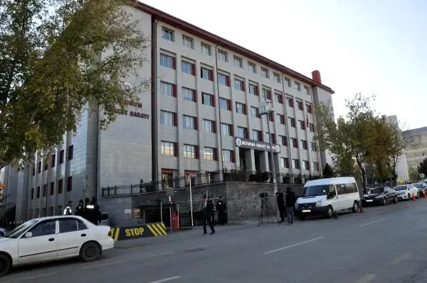 1,5 tonluk eroinin sanıkları hakim karşısında 1,5 tonluk eroinin sanıkları hakim karşısında