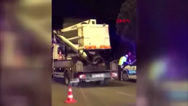 Ankara'da kontrolden çıkan otomobil takla attı: 1 ölü, 3 yaralı Ankara'da kontrolden çıkan otomobil takla attı: 1 ölü, 3 yaralı