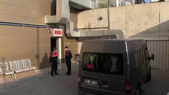 Balıkesir'de düzensiz göçmenleri taşıyan tekne battı Balıkesir'de düzensiz göçmenleri taşıyan tekne battı