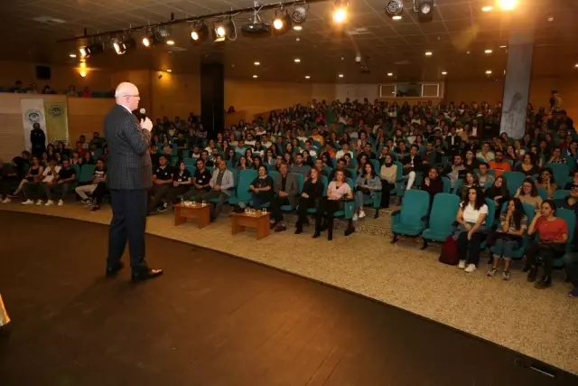 Başkan Kazım Kurt, Anadolu Kaşifleri Öğrenci Topluluğunun tanışma toplantısına katıldı Başkan Kazım Kurt, Anadolu Kaşifleri Öğrenci Topluluğunun tanışma toplantısına katıldı