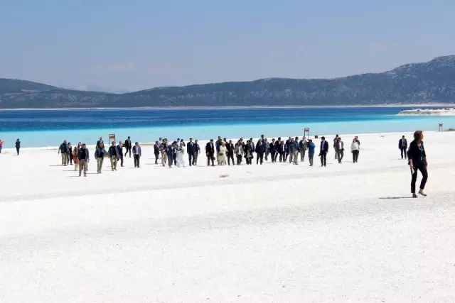 Burdur Valisi Şıldak'tan Salda Gölü'yle ilgili sert çıkış: 'Özel Çevre Koruma Planını ihlal edenin... Burdur Valisi Şıldak'tan Salda Gölü'yle ilgili sert çıkış: 'Özel Çevre Koruma Planını ihlal edenin...