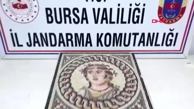 Bursa'da 100 bin dolarlık mozaik tablo ele geçirildi Bursa'da 100 bin dolarlık mozaik tablo ele geçirildi