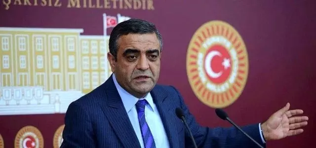 CHP'li Sezgin Tanrıkulu'na Barış Pınarı Harekatı'yla ilgili paylaşımlarından dolayı soruşturma açıldı