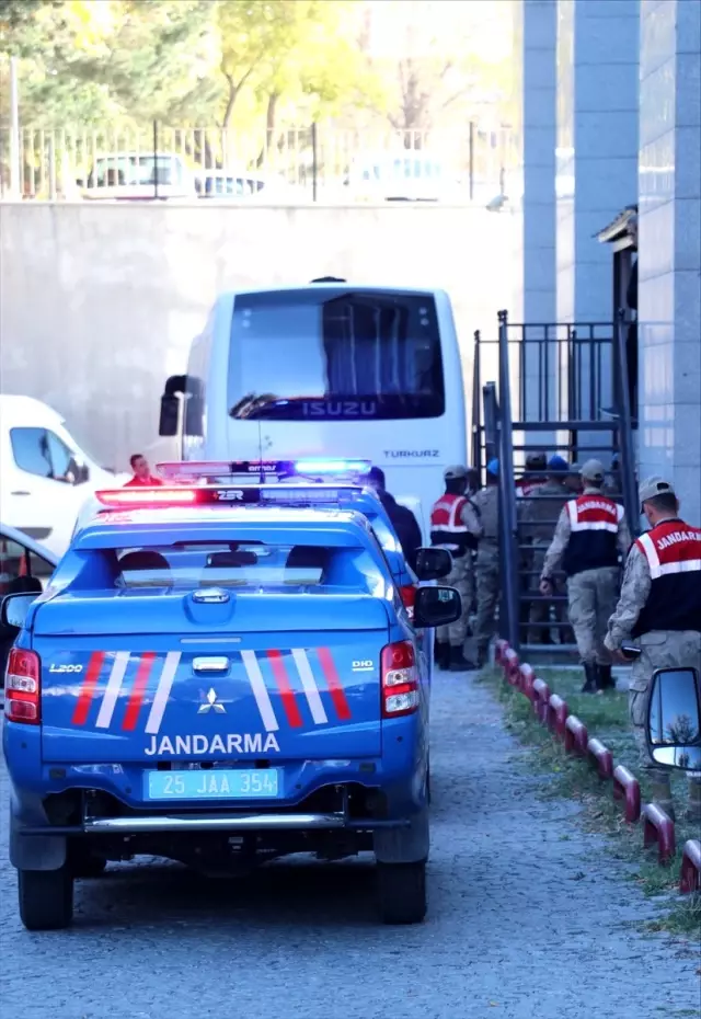 'En büyük eroin operasyonu' sanıkları hakim karşısında 'En büyük eroin operasyonu' sanıkları hakim karşısında