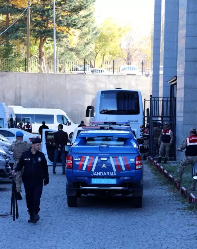 'En büyük eroin operasyonu' sanıkları hakim karşısında 'En büyük eroin operasyonu' sanıkları hakim karşısında