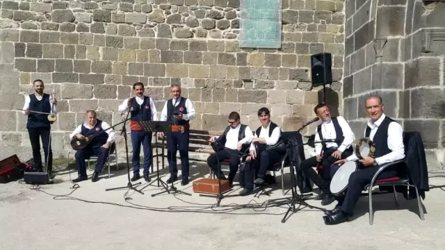 Erzurumlu sanatçıdan Barış Pınarı için özel beste