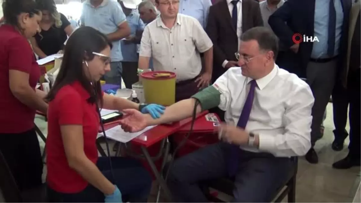 Hatay Büyükşehir ve HATSU'dan Mehmetçik için kan bağışı