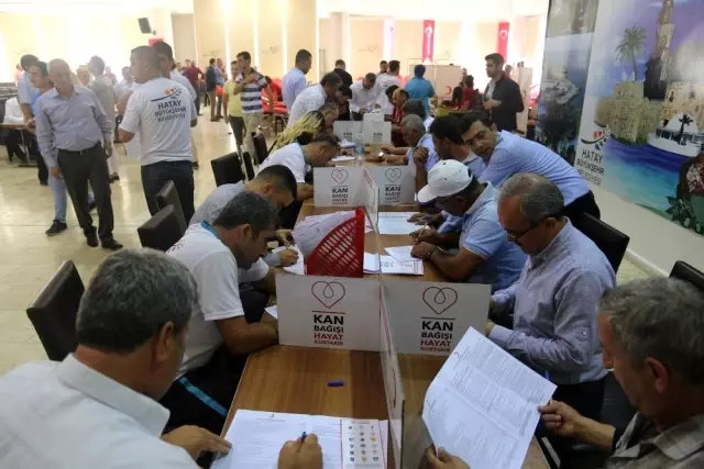 Hatay Büyükşehir ve HATSU'dan Mehmetçik için kan bağışı