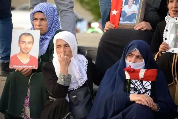 Hdp önündeki eylemde 42'nci gün Hdp önündeki eylemde 42'nci gün