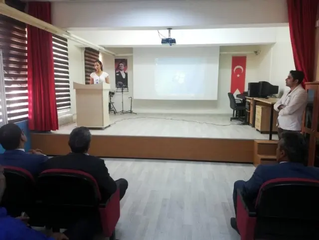 İnsan Hakları ile ilgili bilgilendirme toplantısı yapıldı İnsan Hakları ile ilgili bilgilendirme toplantısı yapıldı