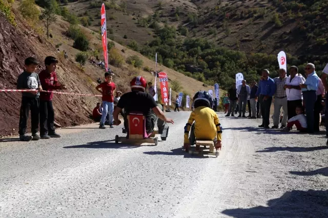 Konya'da bilyeli arabalar yarıştı Konya'da bilyeli arabalar yarıştı