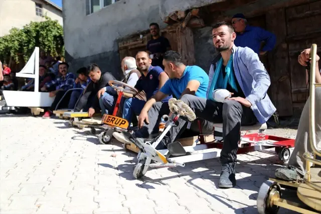 Konya'da bilyeli arabalar yarıştı Konya'da bilyeli arabalar yarıştı
