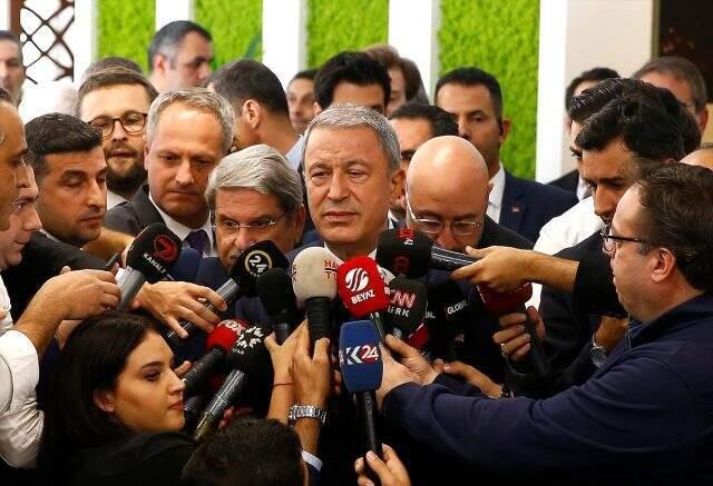 Son dakika:Bakan Hulusi Akar: Bölgemizde tek DEAŞ hapishanesi var. Gittiğimizde YPG'liler tarafından boşaltıldığını gördük