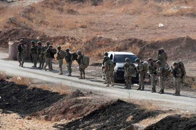Son Dakika: Bordo Bereliler ve komandolar Münbiç'e ilerlemeye başladı