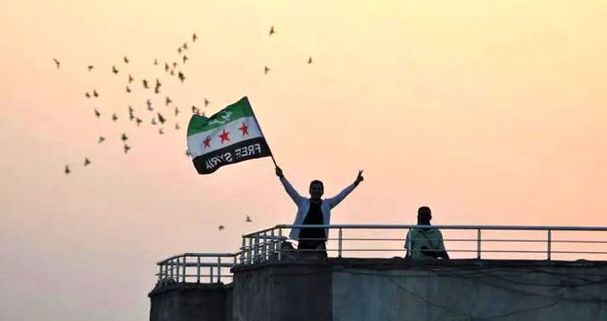 Tel Abyad özgürleşti! Akçakale'deki mülteci gençler ÖSO bayraklarıyla destek verdi