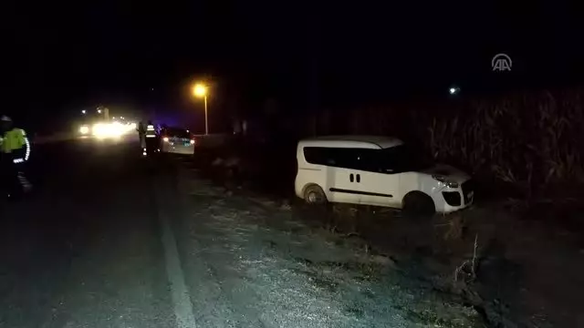 Trafik kazası için rapor tutan sigortacıya otomobil çarptı Trafik kazası için rapor tutan sigortacıya otomobil çarptı
