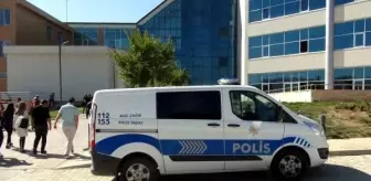 Mehmet Akif Ersoy Üniversitesi: Üniversite yerleşkesinde pompalı tüfekle havaya ateş açtı Mehmet Akif Ersoy Üniversitesi: Üniversite yerleşkesinde pompalı tüfekle havaya ateş açtı