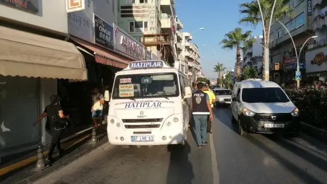 Yayaya çarpıp, fren yerine gaza basınca olanlar oldu Yayaya çarpıp, fren yerine gaza basınca olanlar oldu