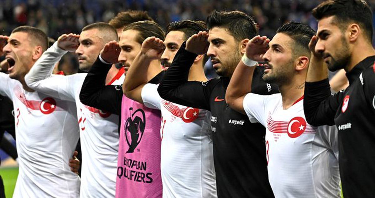 Alman Bild gazetesi A Milli Takım'ın asker selamına Nazi benzetmesi yaptı