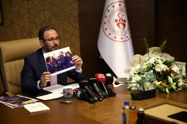 Bakan Kasapoğlu'ndan Fransız Bakana, Griezmann'ın asker selamı fotoğrafı ile gönderme Bakan Kasapoğlu'ndan Fransız Bakana, Griezmann'ın asker selamı fotoğrafı ile gönderme